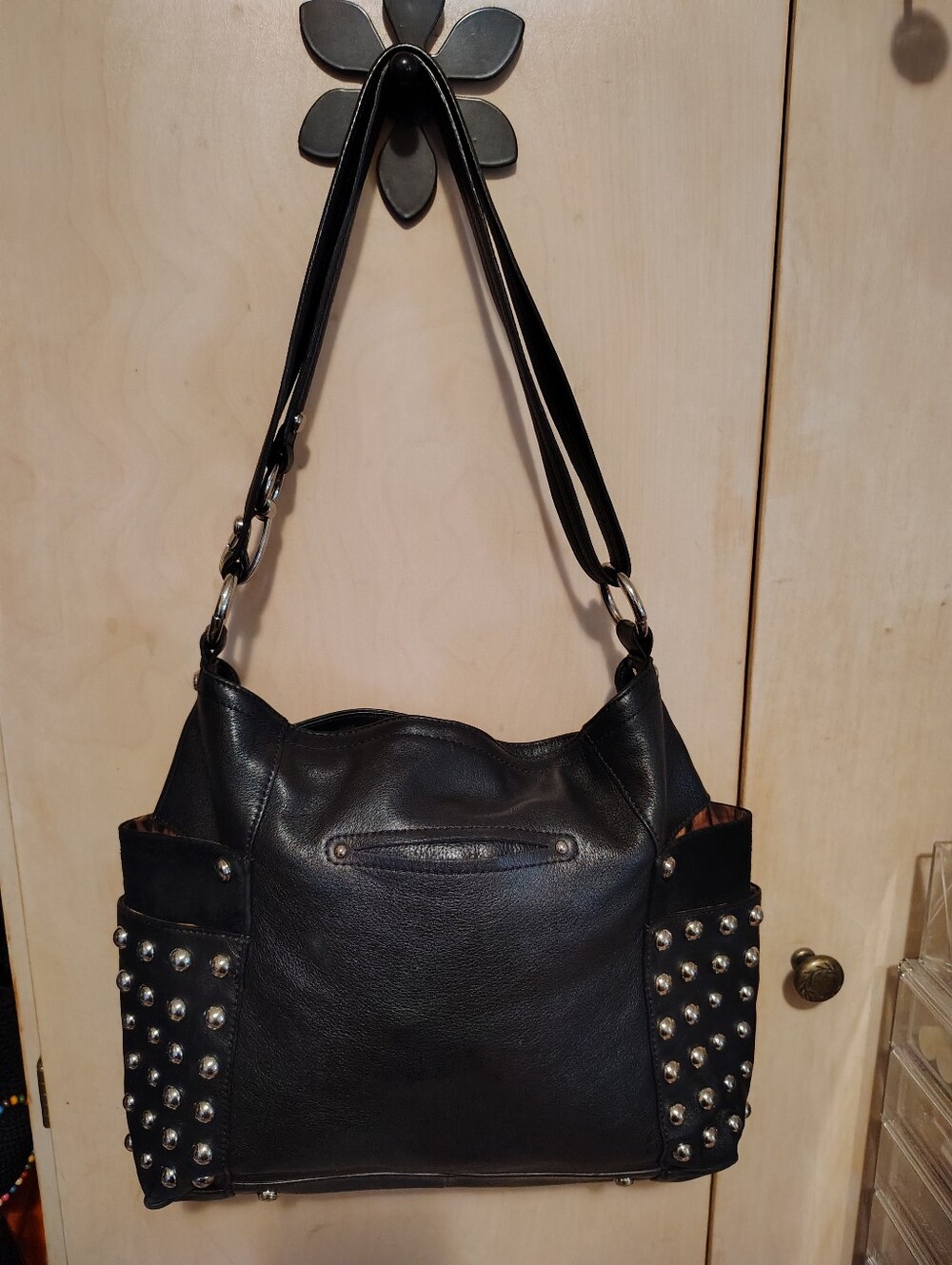 B Makowsky Black Studded Leather Shoulder/Crossbody Handbag - Picture 2 of 7